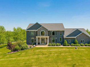 N1180 Wesley Ct, Hortonville, WI 54944