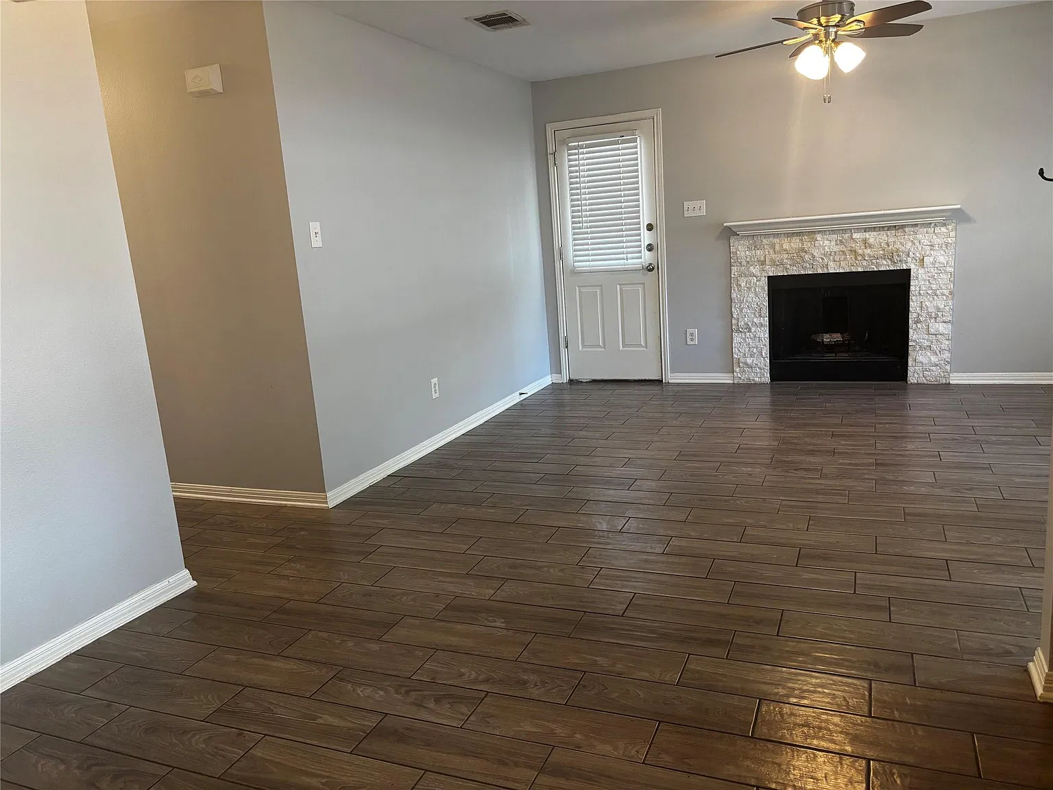3 bed, 2.0 bath, 1941 sqft, $1,695 — Photo 4