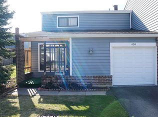 458 Harmony Dr, Wheeling, IL