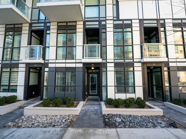 251 Manitoba St #103, Toronto, ON M8Y 0C7