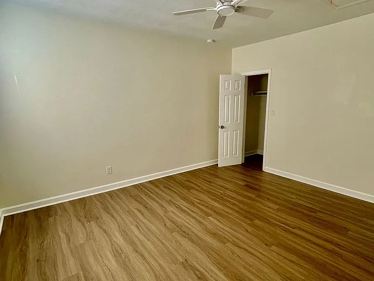 105 Summit St — Photo 8