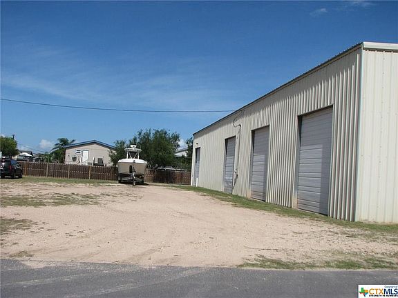 3rd image of 817 Baffin Dr