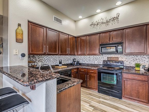 5th image of 2989 N 44th St Unit 3042