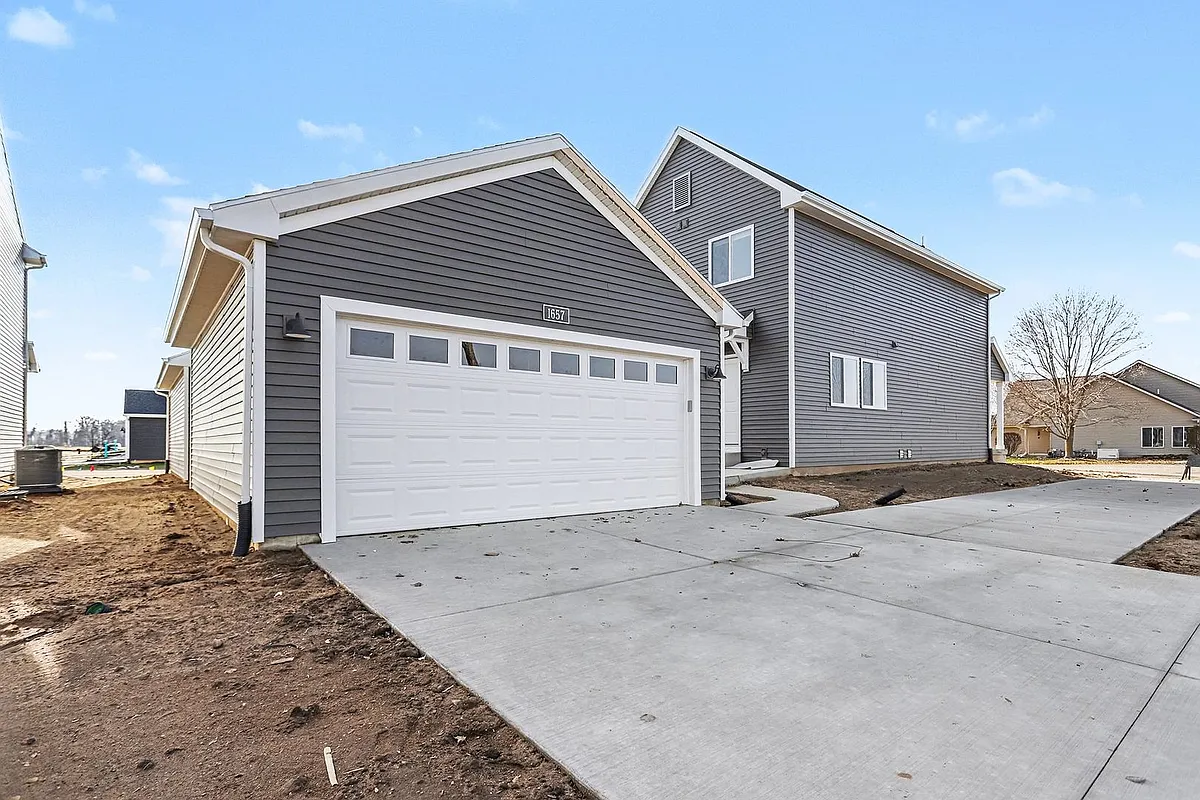 Building Photo - 6138 Aurelius Rd