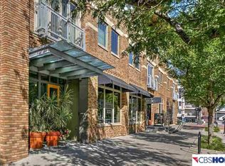 1008 Dodge St APT 201, Omaha, NE 68102
