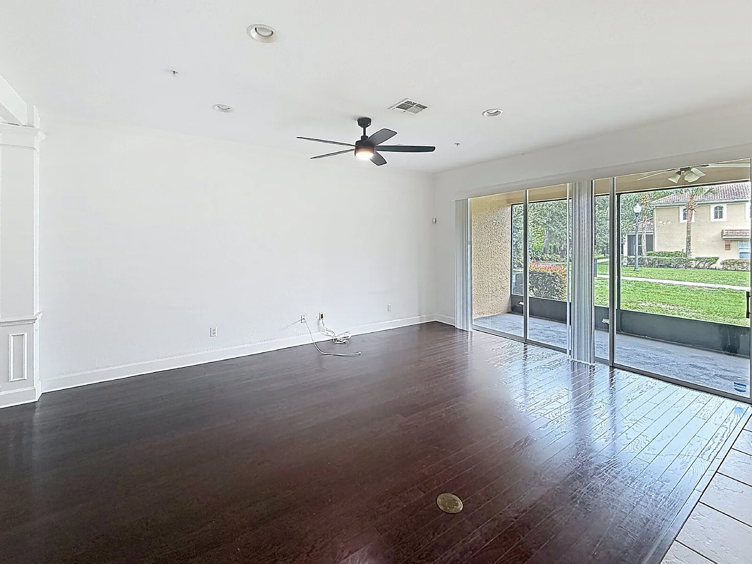 3 bed, 2.5 bath, 2010 sqft, $2,495 — Photo 4