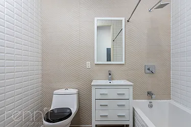 Rented by Rennit Inc.
