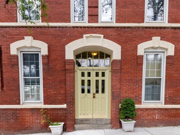 35 Chestnut St APT 2, Chelsea, MA 02150