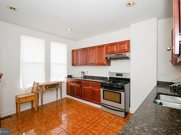 5th image of 2101 E Federal St