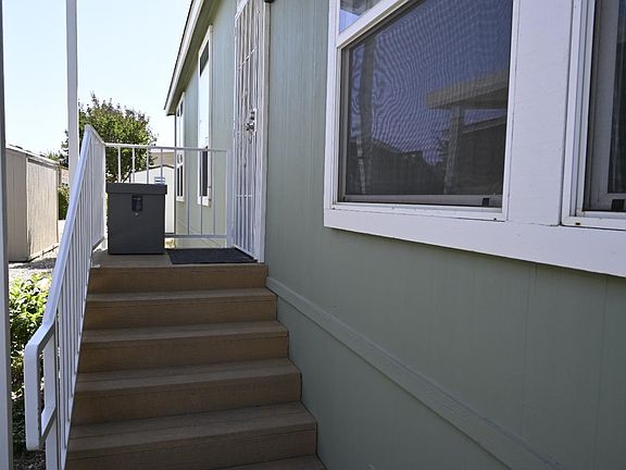 4th image of 1584 Duke Dr