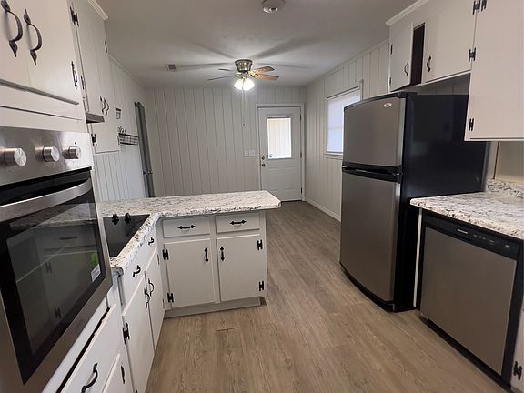 5th image of 303 Camellia Dr