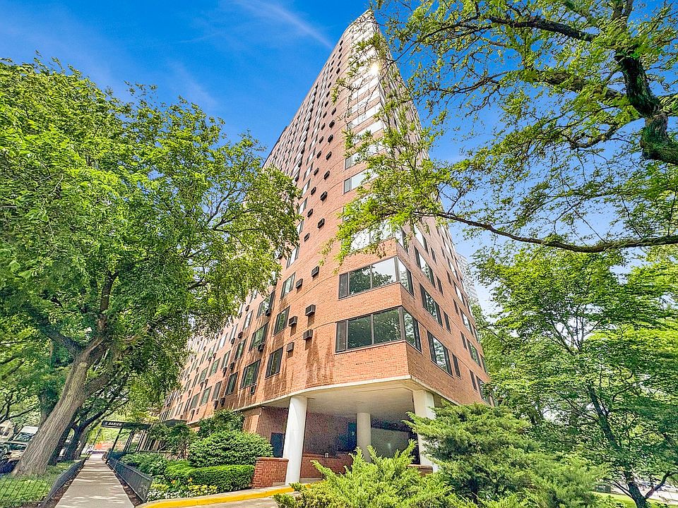 1st image of 3100 N Lake Shore Dr APT 413