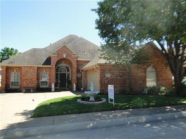1st image of 767 Village Green Dr
