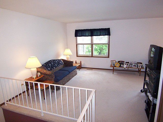 1st image of 629 Oakwood Dr