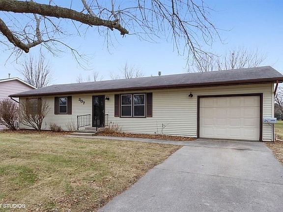 3rd image of 307 Sugar Creek Cir