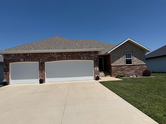 4th image of 816 S Ridgemont Drive