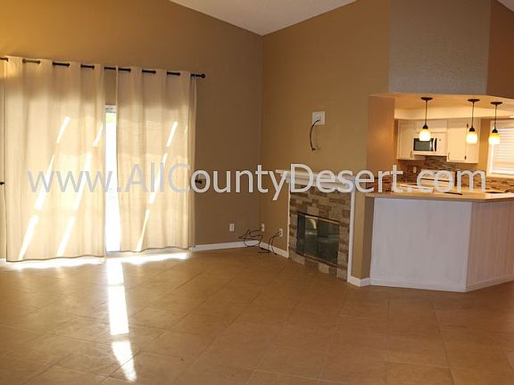 2nd image of 53325 Avenida Velasco