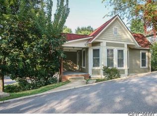 82 Owens Bell Ln, Asheville, NC 28801