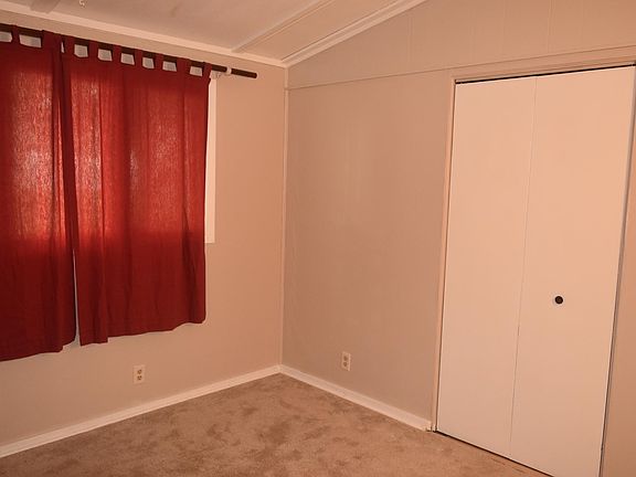 5th image of 103 Carriage Hill Dr