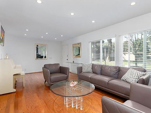 3rd image of 10421 Echo River Ct