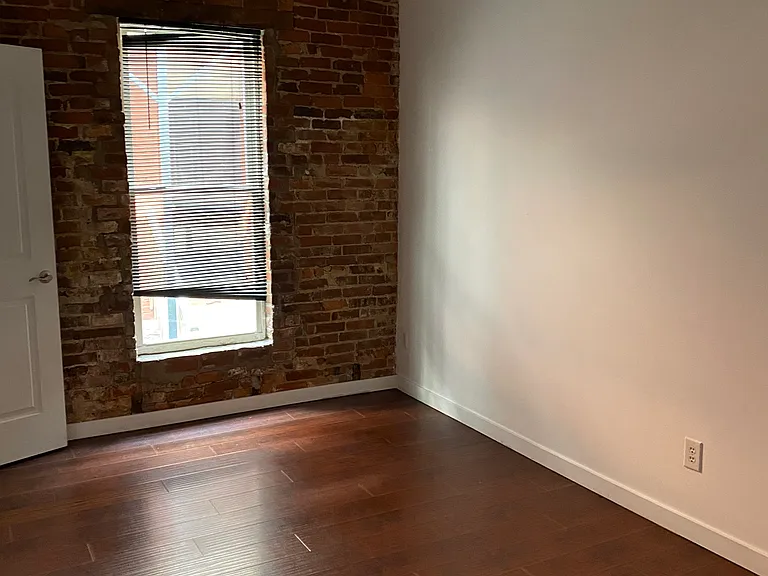 874 Oak St #B — Photo 8