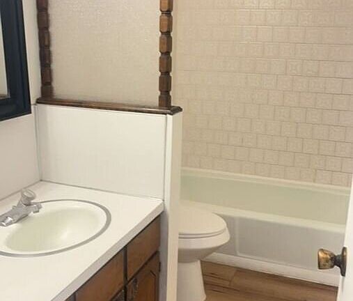 4th image of 591 Dee Ave #4