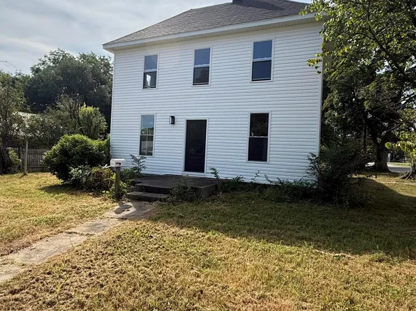 402 E Olive Street, Bolivar, MO 65613