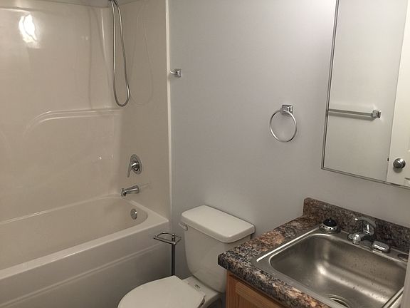 2nd image of 600 Noble St Ste I