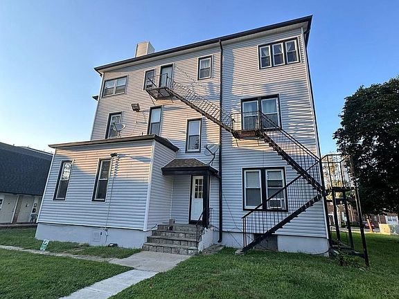 4th image of 190-200 W Milton Ave #C5