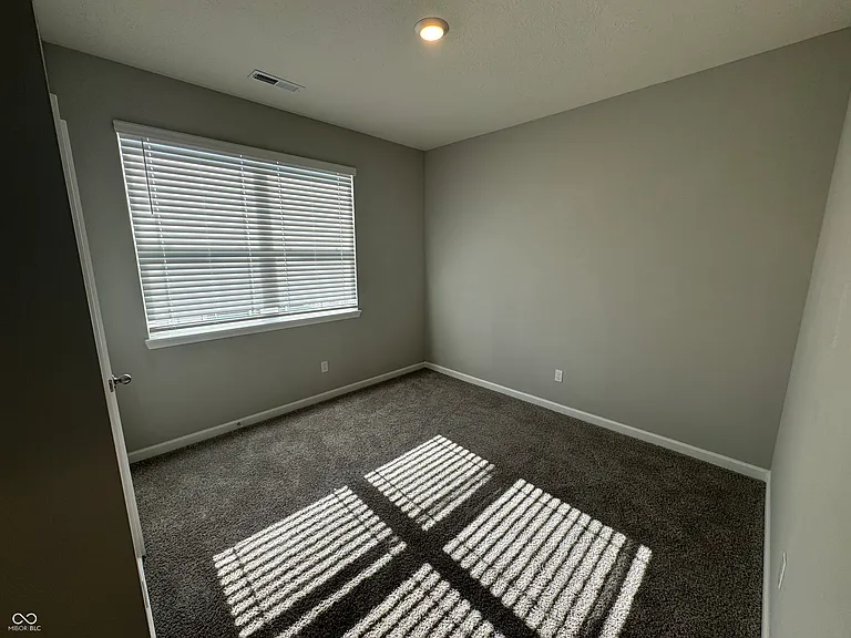 855 Downey Ln — Photo 3