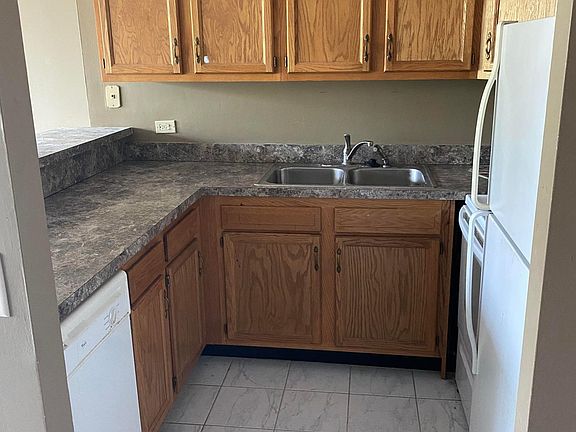 2nd image of 6010 Oakwood Dr APT 3F