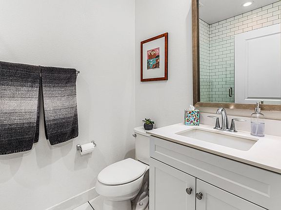 Downstairs private bathroom