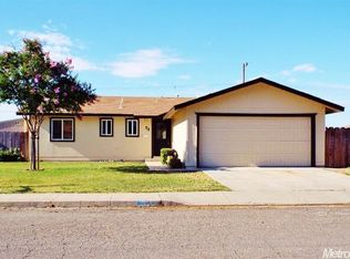 32 Fairview Ave, Gustine, CA 95322