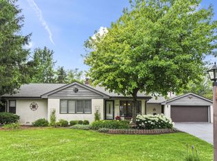 216 Hickory Ct, Northbrook, IL 60062