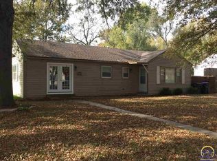 2321 SW Madeline Ln, Topeka, KS 66614