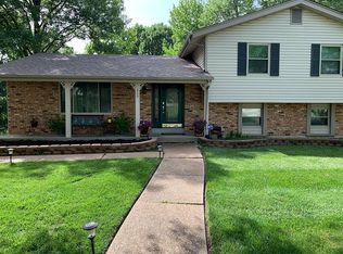 426 Oak Hill Dr, Lake Saint Louis, MO