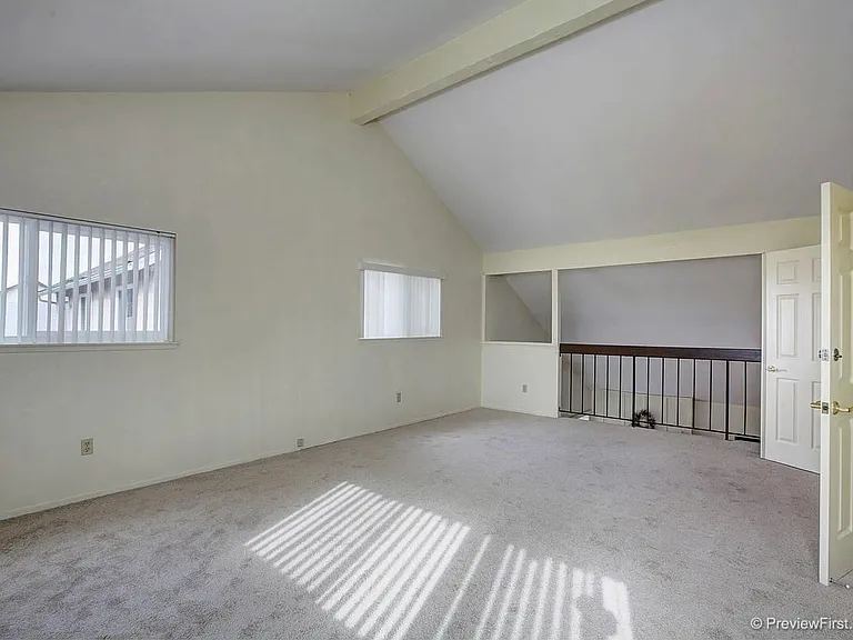 loft with walking closet