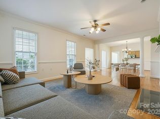 10011 Bishops Gate Blvd, Pineville, NC 28134