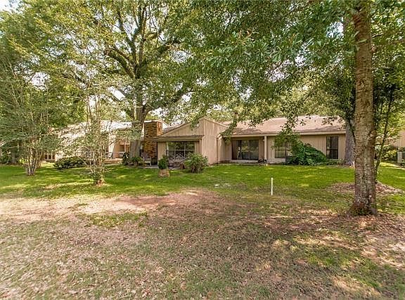 3rd image of 630 N Beau Chene Dr APT 6