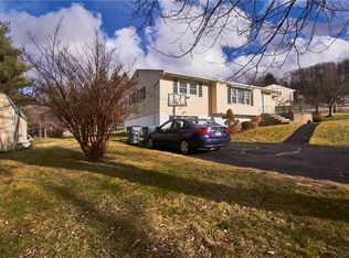 7 Strawberry Ln, Monroe, NY 10950