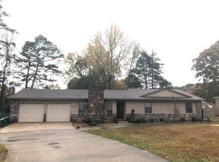 1004 Ridgewood Dr, Russellville, AR 72801