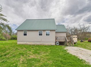 2305 King Rd, Mountain Grove, MO 65711