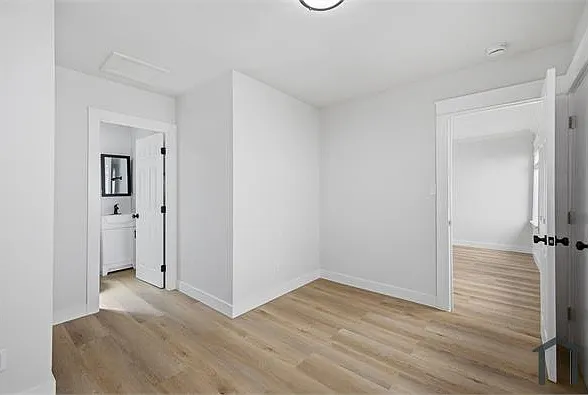 1616 1/2 Middleton Pl — Photo 7