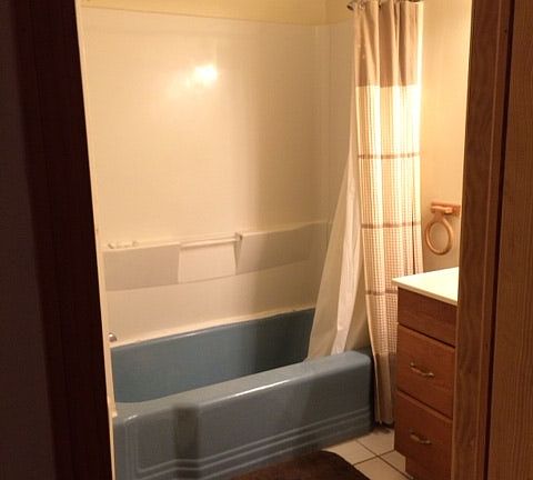 1st Floor Full Bathroom