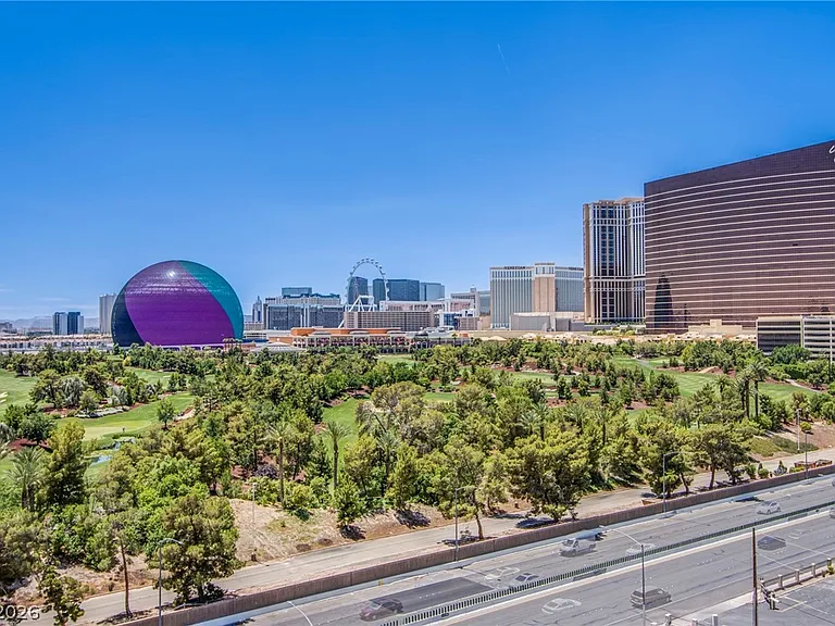 360 E Desert Inn Rd #1008 — Photo 41