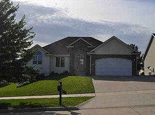 6826 Lewis Carroll Ct, Johnston, IA 50131