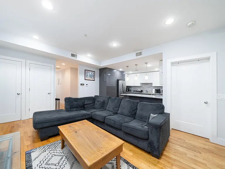 516 Monroe St #1 — Photo 9