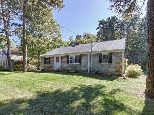 25 Robbins Road, Harwich, MA 02645