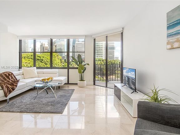 2nd image of 1901 NE Brickell Ave #B511