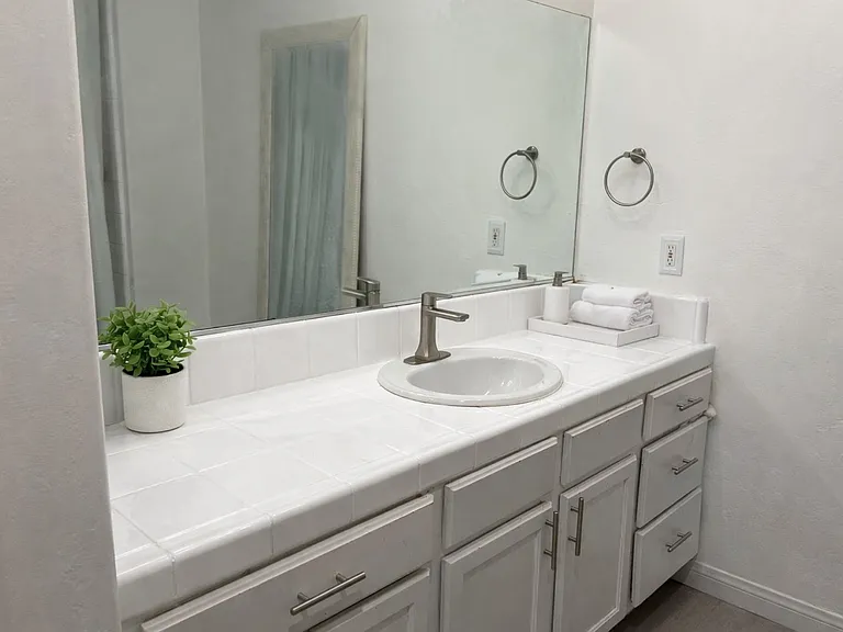 4319 Templeton St — Photo 4